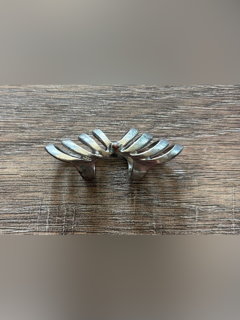 Silver-tone womens size 10.5 segmented armor multi-band stack layer knuckle ring